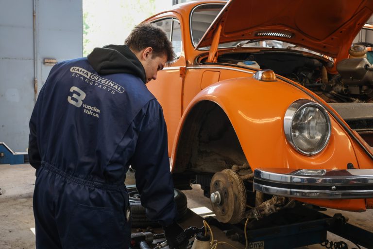 Jarrujen huolto Volkswagen Kuplaan